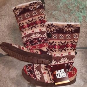 Muk Luks Godiva Large 8-9 NWT